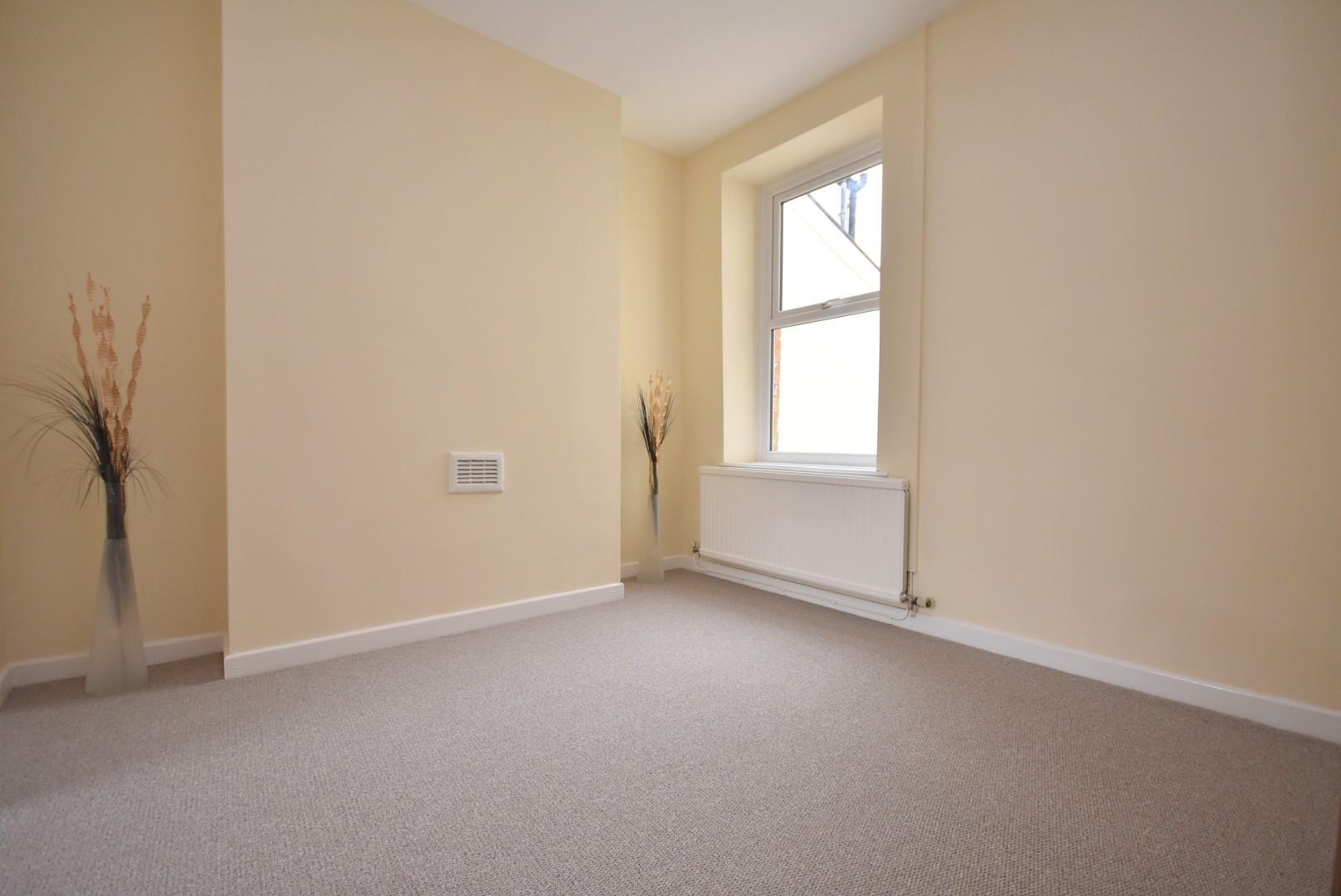 6 Railway Terrace, Penarth, CF64 2TT